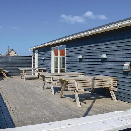 16 Holiday home