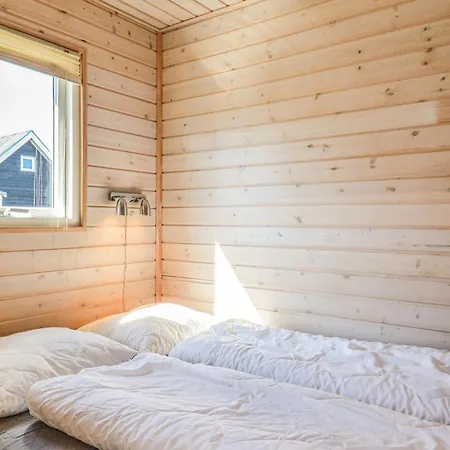 16 Holiday home